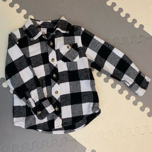 Old Navy 3t black and white flannel. Like New.